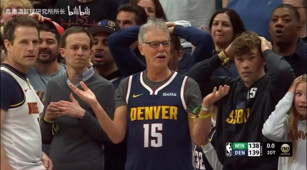 導火索？回顧此前掘金對陣森林狼，威少送出三分犯規(guī)后的眾生相！