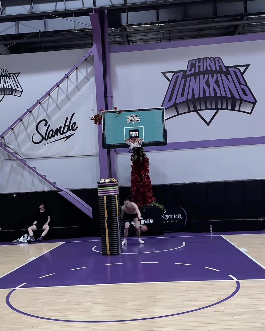 兄弟，這個(gè)摸高如何？