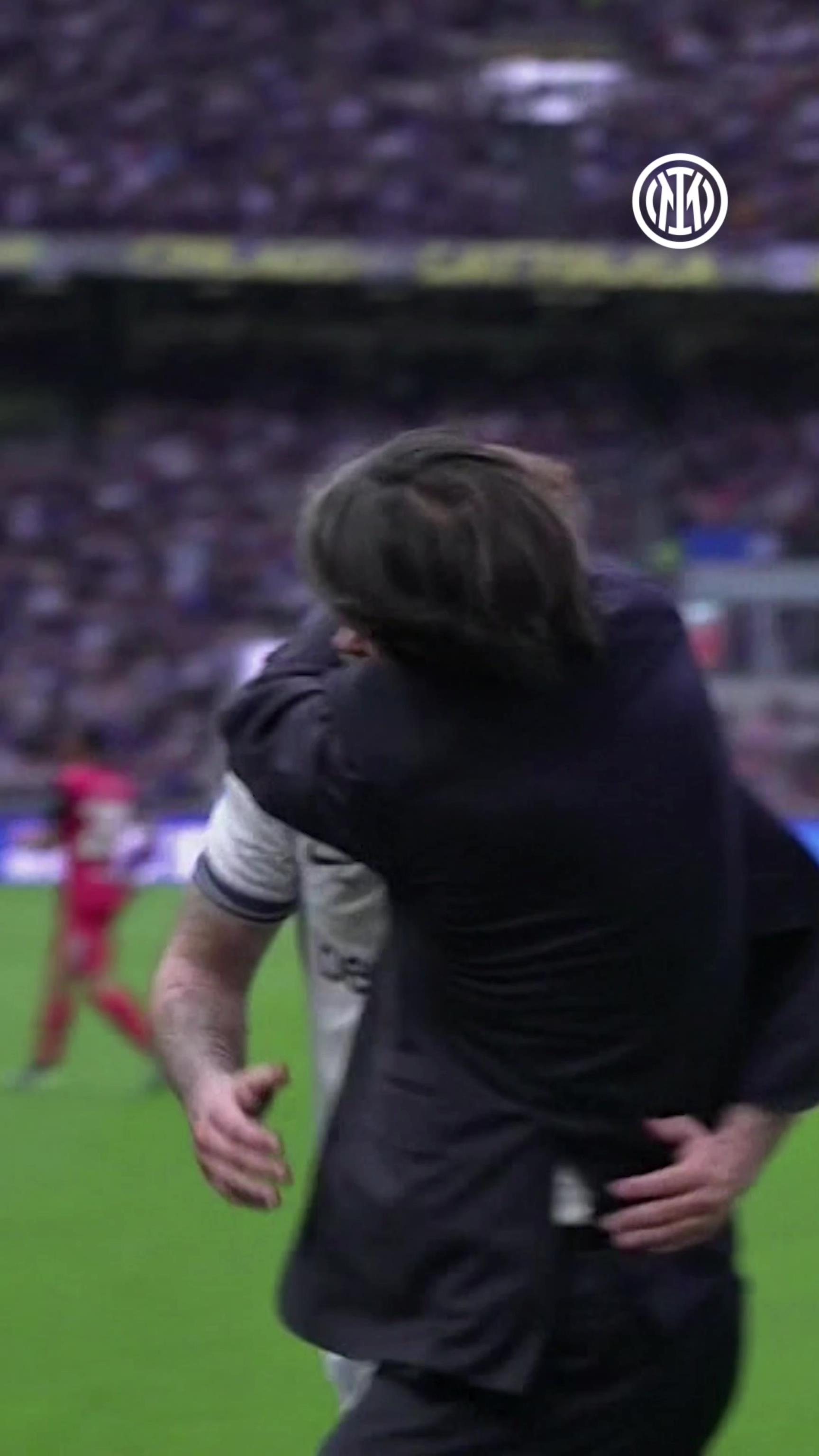 太銷魂，網(wǎng)友：阿瑙托維奇這腳傳球的確值得小因又摟又親