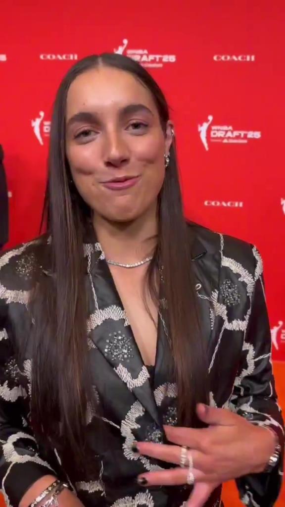 少爺真全能??！威少還幫WNBA新秀妹子們?cè)O(shè)計(jì)今晚的服裝