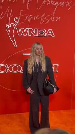 女狀元佩吉強(qiáng)勢登陸WNBA，實(shí)力超強(qiáng)，顏值也杠杠的